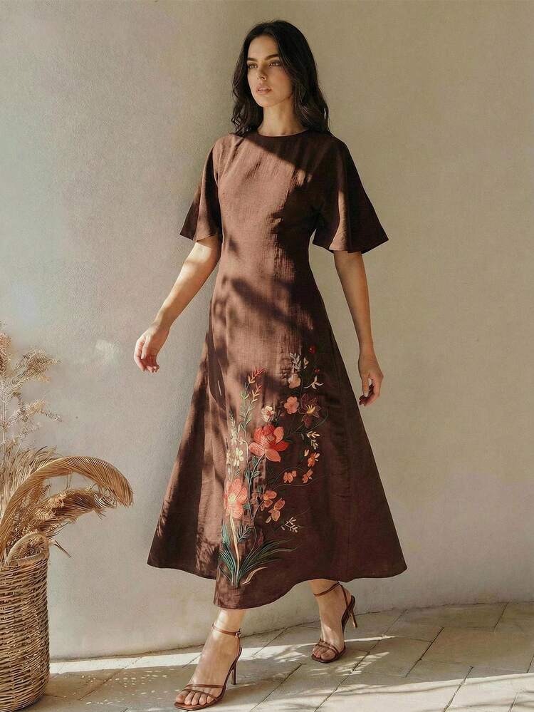Women's Round Neck Short Sleeve Embroidered Long Elegant Dress
