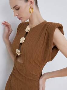 Aveloria Modichic Đầm dài không tay vai rộng, sang trọng, cao cấp dành cho nữ, chất liệu vân vỏ cây tinh tế, thắt eo bằng khóa kim loại hình hoa hồng rỗng trang trí. - Cà phê nâu - Xem 5