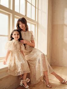 SHEIN 女童杏色涤纶植物图案派对连衣裙，可爱修身A字中长款，泡泡袖半袖立领，女童公主裙，亮片刺绣连衣裙，杏色公主裙，亮片，舞会礼服，舞台，表演，生日派对，婚礼假日礼服，更显俏皮可爱，夏季，优雅派对 - 杏色 - 查看 5