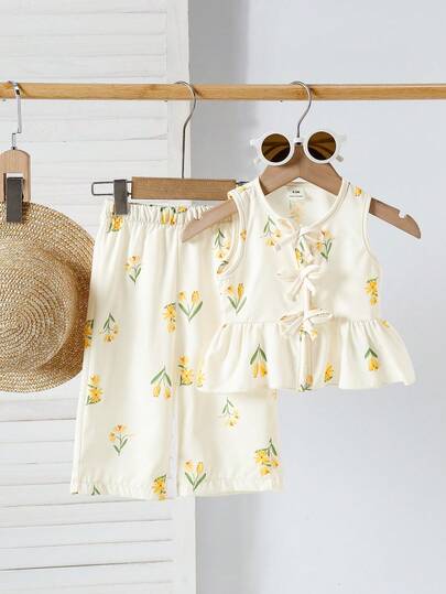 SHEIN Baby Girl Summer Casual Vacation Floral Print Butterfly Decor Sleeveless Peplum Top & Wide Leg Pants Set