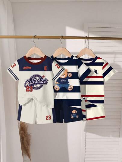 6件套幼儿男童休闲小熊印花圆领短袖T恤短裤套装，包含1件海军蓝/米色、1件红蓝条纹、1件海军蓝条纹，适合户外、运动、日常穿着，春、夏、秋季皆宜。