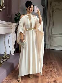 SHEIN Elenzya Áo choàng ôm eo màu vàng ánh kim thanh lịch, hở vai, thích hợp cho các buổi đi chơi, hẹn hò, tiệc mùa hè và các dịp trang trọng. - Màu be - Xem 2