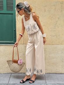 SHEIN Frenchy Bộ đồ nữ gồm áo hai dây cổ vuông thêu hoa và quần dài, kiểu dáng thường ngày, gồm 2 món. - Màu be - Xem 4