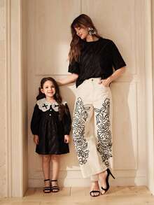 SHEIN 女童黑色长袖连衣裙，荷叶边领口设计，甜美可爱，适合搭配家庭装 - 黑與白 - 查看 4