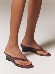 Solezae Women's Chic Casual Slip-On Thong Strap Wedge Sandals Valentine's Day - Chocolate Brown - View 2