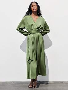 Maija 绿色女士长款连衣裙，腰部系带，V领重叠式长袖 - 軍綠色 - 查看 5