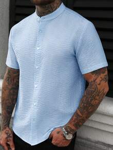 Manfinity CasualCool 男士立领短袖衬衫，浅蓝色纹理休闲轻薄中国风上衣 - 淺藍色 - 查看 3