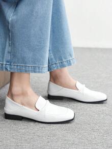 CUCCOO BIZCHIC 女款新款時尚方頭白色樂福鞋，個性優雅通勤百搭平底鞋 - 白色 - 查看 4