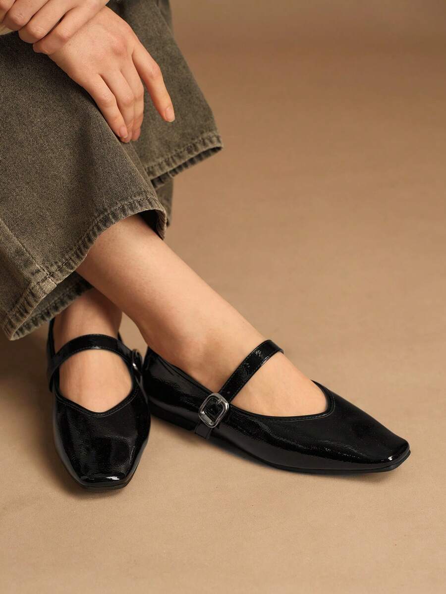 Rosivie Women's Buckle Design Casual Retro Shoes For Daily Wear - Black - View 1