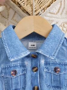 SHEIN 1件女婴翻领纽扣无袖牛仔印花卡通动物图案可爱时尚百搭复古浅蓝色休闲连衣裙，带假口袋，夏季新品 - 藍色 - 查看 5