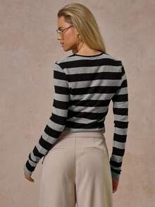 MUSERA 条纹圆领纽扣长袖修身上衣，酷炫街头风，休闲日常百搭，春夏复活节新款复古风 - 灰色 - 查看 4