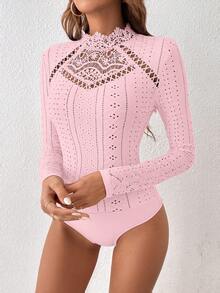 SHEIN Frenchy Guipure 成人蕾丝拼接镂空刺绣高领T恤连体衣 - 淺粉色 - 查看 5