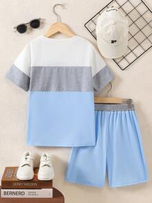 Vacaura 2件套男童休闲撞色圆领T恤套装，舒适时尚，适合日常、上学、运动穿着 - 淺藍色 - 查看 2