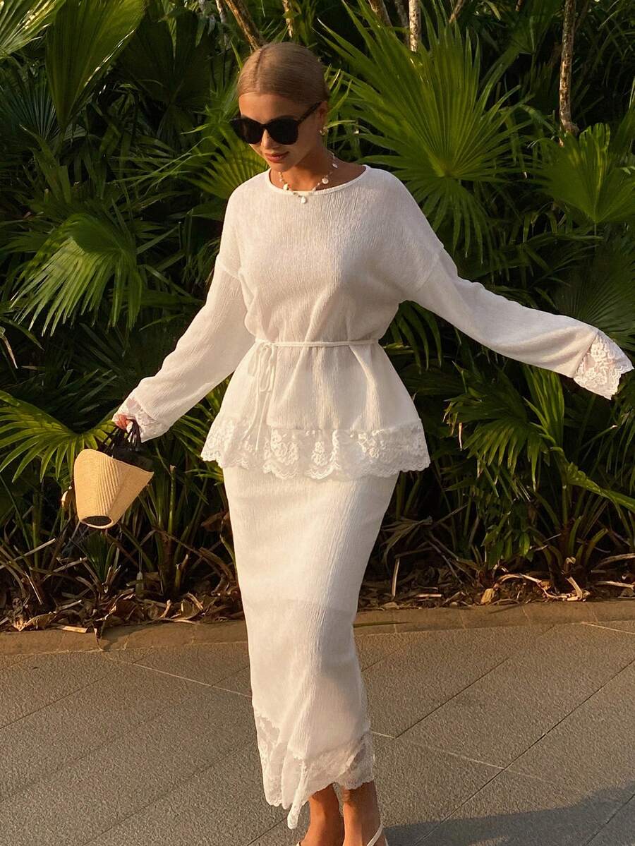 DAZY 女士度假风花卉蕾丝拼接落肩长袖上衣和中长裙两件套 - 白色 - 查看 1