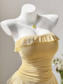 Sweetra Áo ống nữ kiểu dáng thường ngày, màu trơn, viền bèo nhún, kiểu áo blouse phối bèo nhún ở gấu áo. - Màu vàng - Xem 5