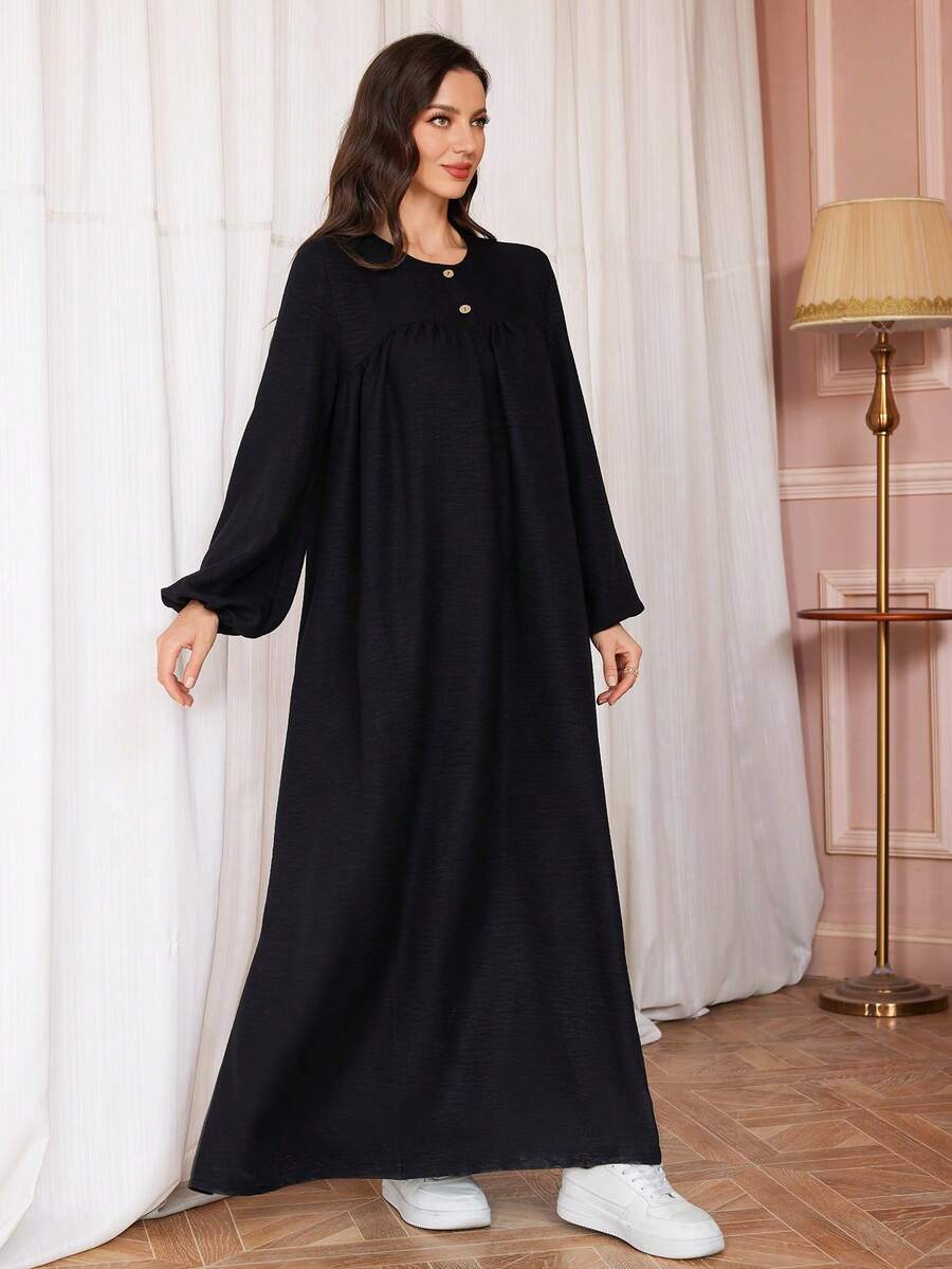 Al Najma 宽松圆领灯笼袖连衣裙，饰有椰子纽扣，休闲日常穿着 - 黑色 - 查看 1