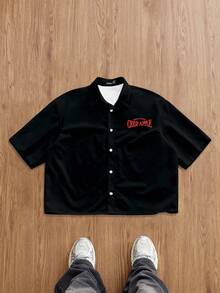 Manfinity Joysei 男士休闲苹果字母印花短袖黑色衬衫，时尚百搭，适合夏季街头、度假和日常通勤 - 黑色 - 查看 2