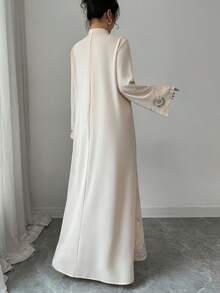 Al Najma 女士V领插肩喇叭袖宽松长款复古阿拉伯风格连衣裙 - 杏色 - 查看 2