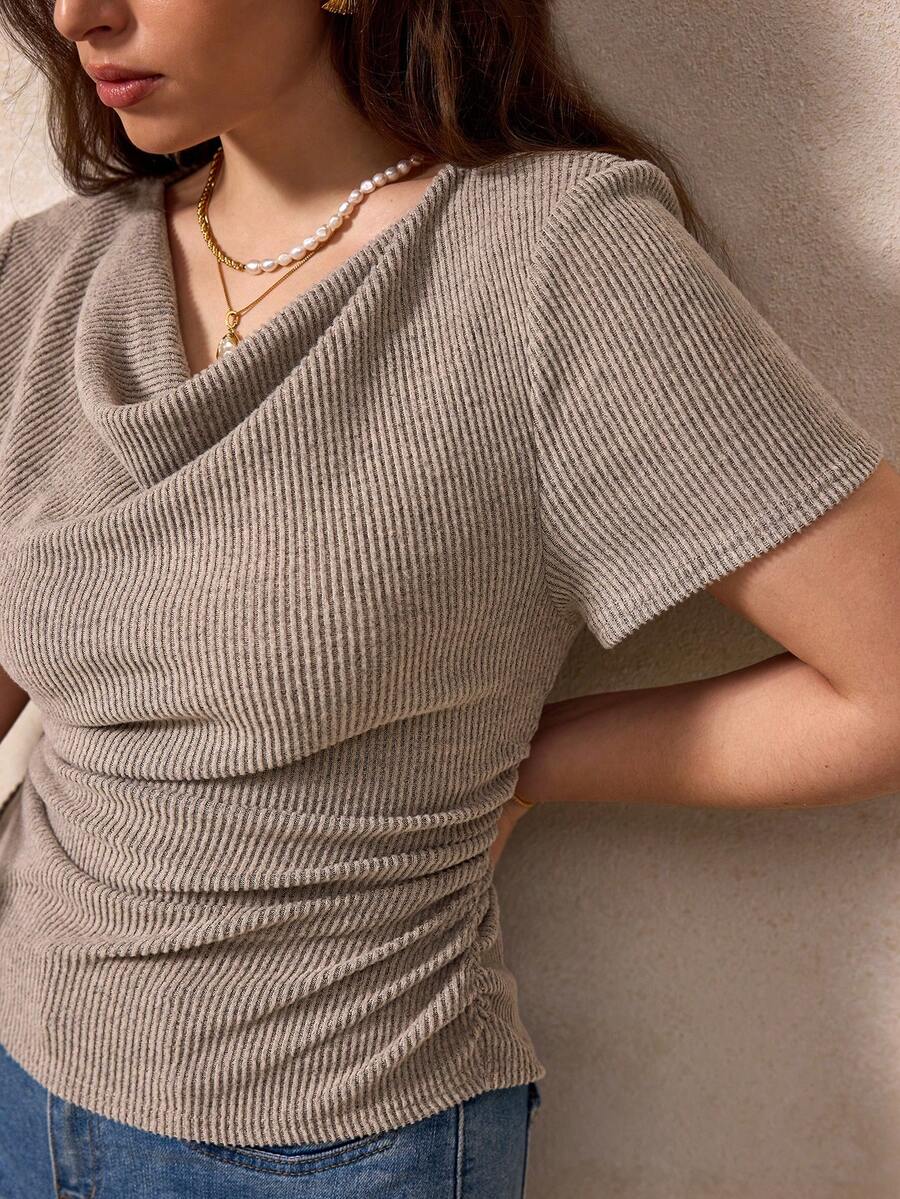 Elegantrix 大码女式宽松垂褶领短袖休闲法式T恤上衣,春夏款 - 卡其色 - 查看 1