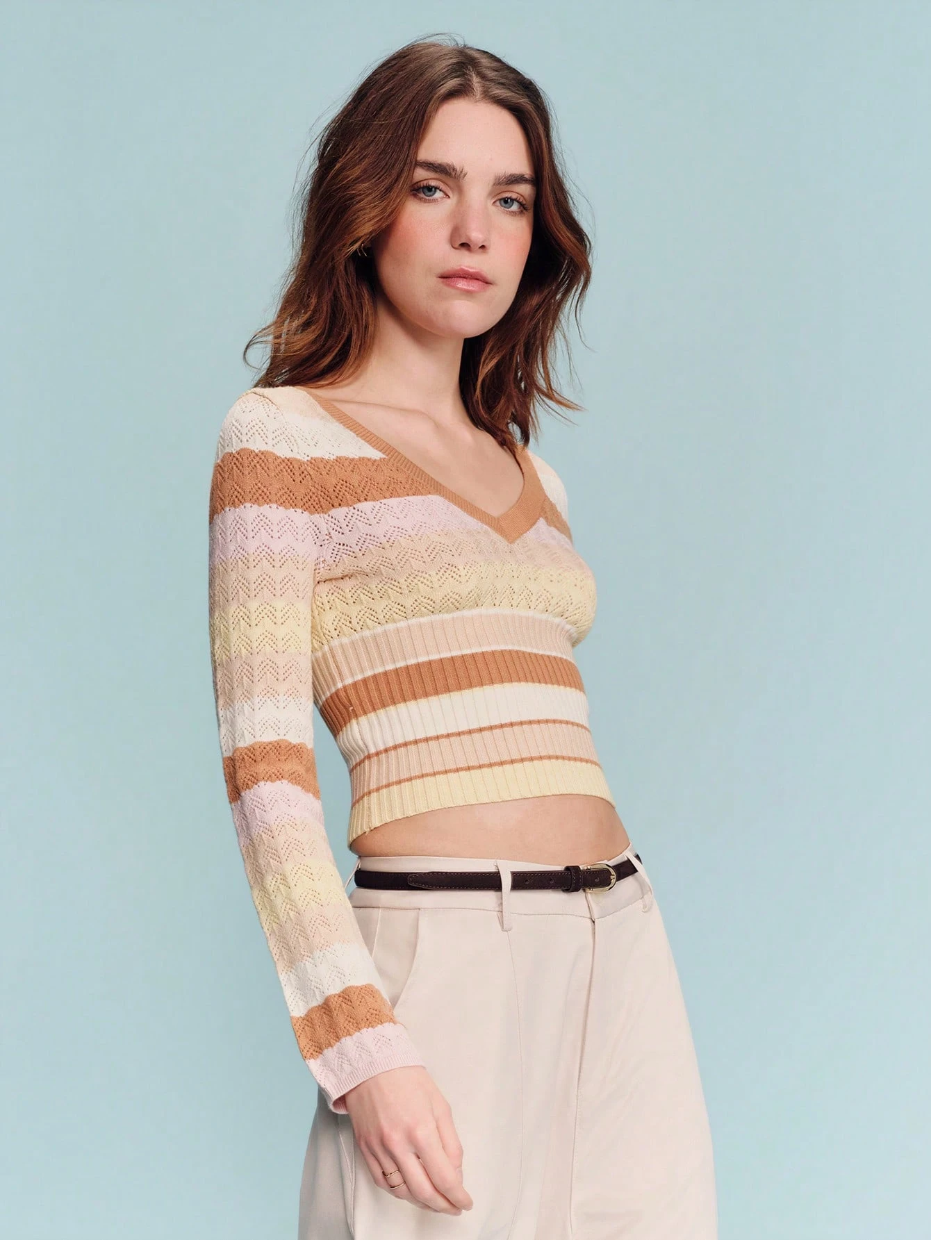 Top à manches longues à mailles ajourées rayées avec col en V, style vintage printemps-été, style français, style parisien