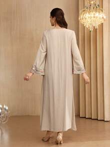 Al Najma 杏色优雅V领亮片刺绣喇叭袖衬衫 - 杏色 - 查看 6