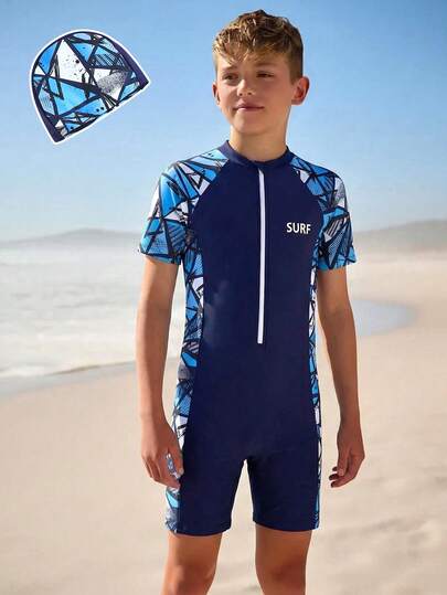 男童几何印花拼接泳衣，配随机印花帽子