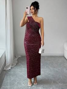 SHEIN Elenzya 女士新款酒红色欧美时尚优雅派对轻盈性感不对称肩部褶皱腰身修身长裙，后开衩设计，优雅弹力针织礼服，适合正式场合和情人节穿着 - 酒紅色 - 查看 5