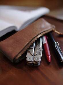 1个复古简约风格软皮铅笔盒，可用作玩具或化妆品收纳袋或文具收纳盒。 - 彩色 - 查看 1