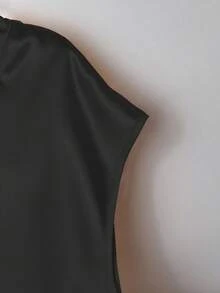 GlowEve CURVE Camisa de satén tejido de unicolor con cordón lateral para tallas grandes - Negro - Ver 5