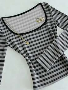 SHEIN Áo thun dài tay dáng ôm, cổ vuông, kẻ sọc đen xám theo phong cách tối giản, phù hợp cho mùa xuân, hè, thu và đông. Áo thun thời trang, quà tặng phong cách cho anh chị em, quà tặng cho mẹ, quà tặng Ngày của Mẹ. Áo thun thời trang tối giản thường ngày. - Xám - Xem 3