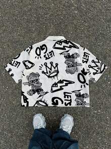 Manfinity ZONE917 Áo sơ mi tay ngắn dáng rộng, màu đen, in hình vương miện và tia sét theo phong cách graffiti, kiểu dáng oversized, rất phù hợp cho các buổi hẹn hò và tụ họp, món quà tuyệt vời dành cho bạn trai. - Nhiều màu - Xem 5