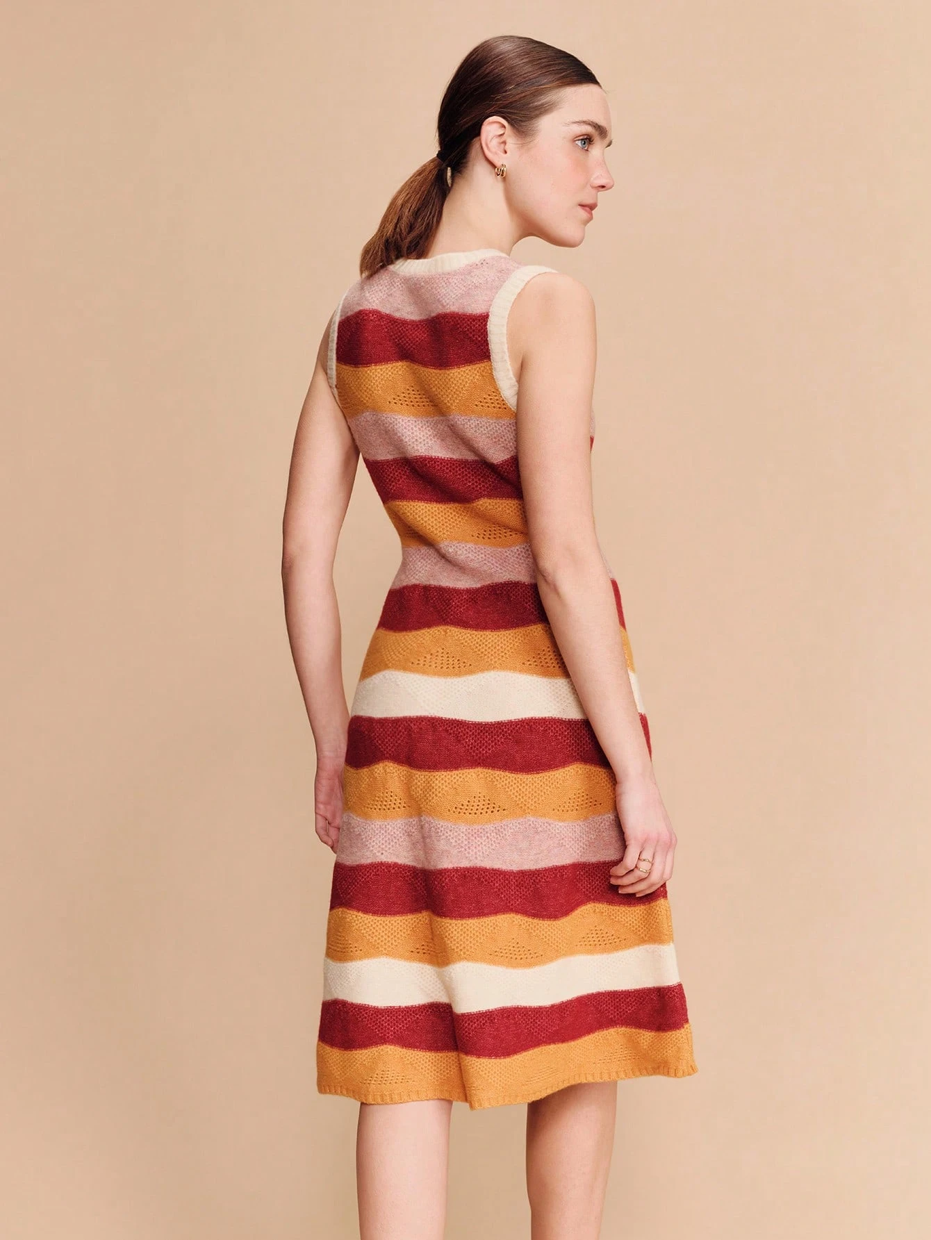 Vestido midi de malha aberta com listras onduladas multicoloridas, estilo vintage de primavera e verão, estilo francês, estilo parisiense