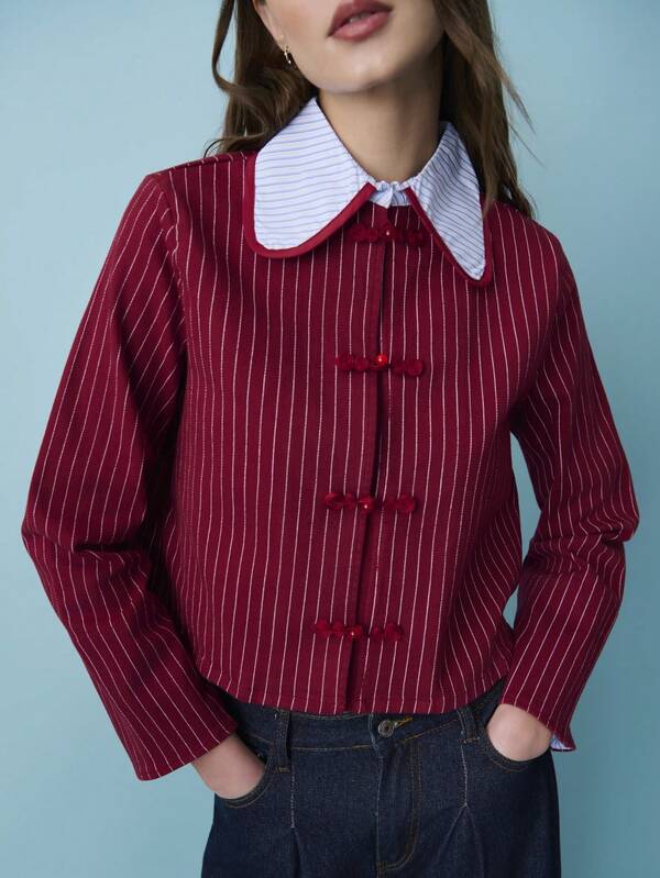 Nöista Burgundy Striped Long-Sleeve Fitted Top With A Contrast Light-Blue Collar And Chinese-Style Knotted Buttons, Combining Retro Elegance With Modern Femininity. Cropped Silhouette With A Structured Fit, Perfect For Valentine's Day Outfits, Romantic Date Looks, And Chic Spring Layering With High-Waisted Trousers Or Skirts.