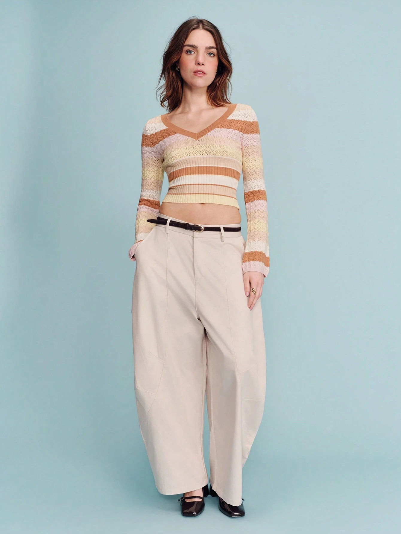 Top à manches longues à mailles ajourées rayées avec col en V, style vintage printemps-été, style français, style parisien