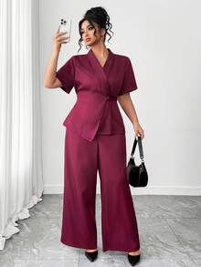 Elenzga 大码女式西装，翻领长袖，收腰A字版型，不对称下摆，金属纽扣装饰，优雅时尚，适合办公室、通勤、街头风、法式浪漫、休闲、中东复古、下午茶、感恩节、返校季、秋冬季等场合。 - 酒紅色 - 查看 4