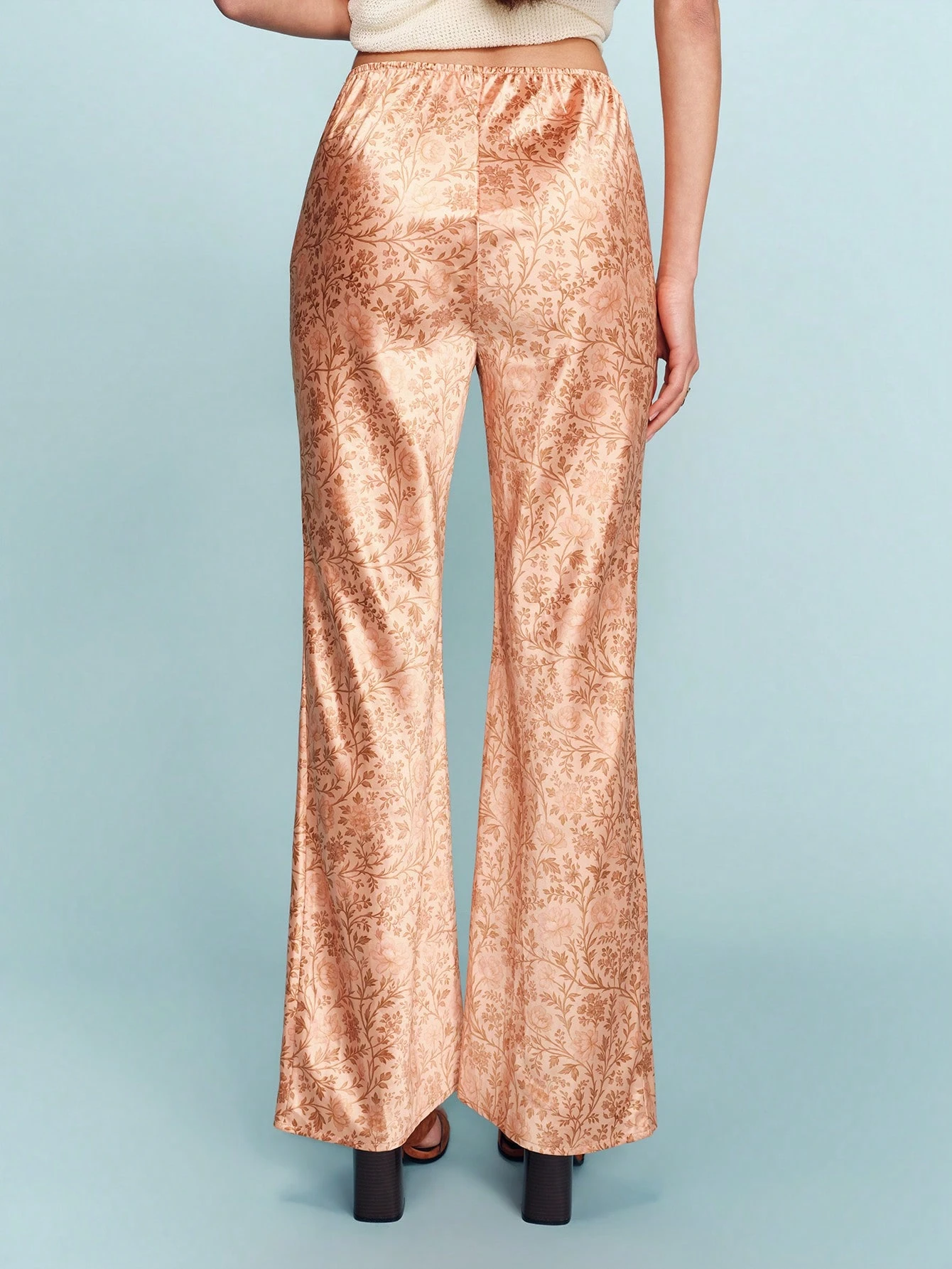 Calça de Estampa Floral em Cetim Fluido Laranja Claro, Estilo Vintage de Primavera e Verão, Estilo Francês, Estilo Parisiense