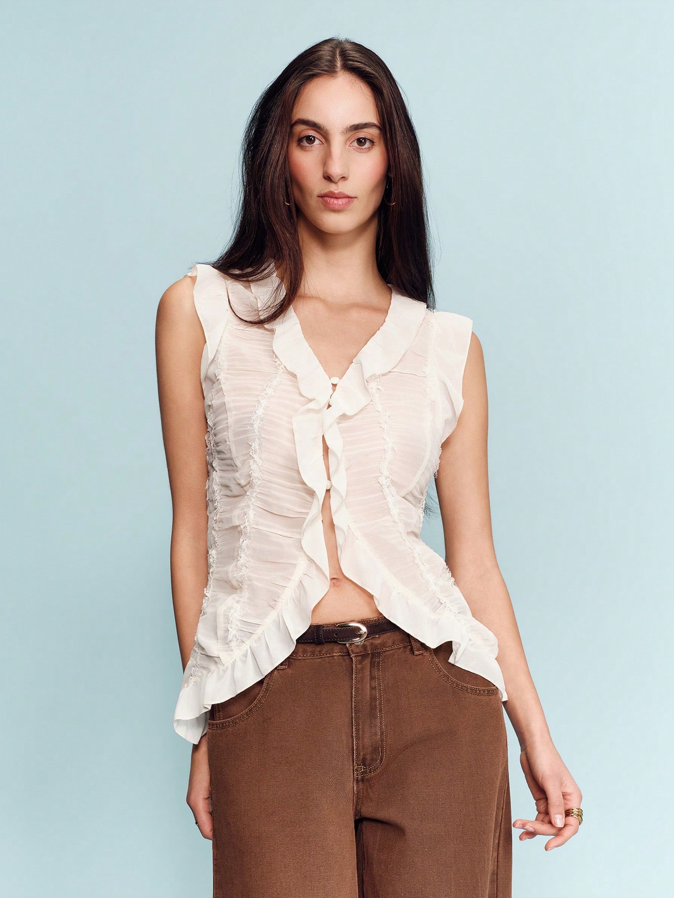 シアーホワイトシフォンフリルノースリーブトップ、ウエストフィット、ロマンチックな春夏トップ、フレンチスタイル パリジャンスタイル バカンス 外出レディーストップス