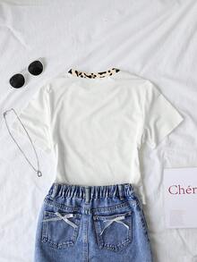 女童休闲简约英文风T恤，粉色蝴蝶结，豹纹蝴蝶结，水钻图案，短袖圆领，适合夏季穿着，美式度假风，修身白色T恤，日常百搭。 - 彩色 - 查看 3