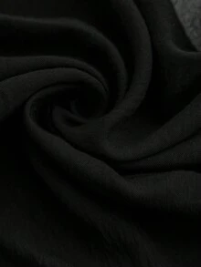 Lounesse 大尺碼女款黑色夏季休閒正裝日常穿搭，優雅荷葉邊飾無袖上衣與燈籠褲套裝，純色度假風 - 黑色 - 查看 9