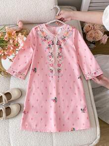 SHEIN Girls' Pink Dress, All-Over Print, Long Sleeve Loose Fit Vintage Elegant Dress, Comfortable Fabric, Suitable For Daily Wear & Outings Classic Pink Floral Embroidered Elegant Vintage Casual Modest Abaya Dress, Suitable For Young Girls In Spring/Summer, Graceful Long Sleeve Maxi Dress, Prayer Abaya, Easy Comfort, Casual Wear, Vacay Vibes, Modest Kaftan, Kids Jalabiya - Pink - View 3