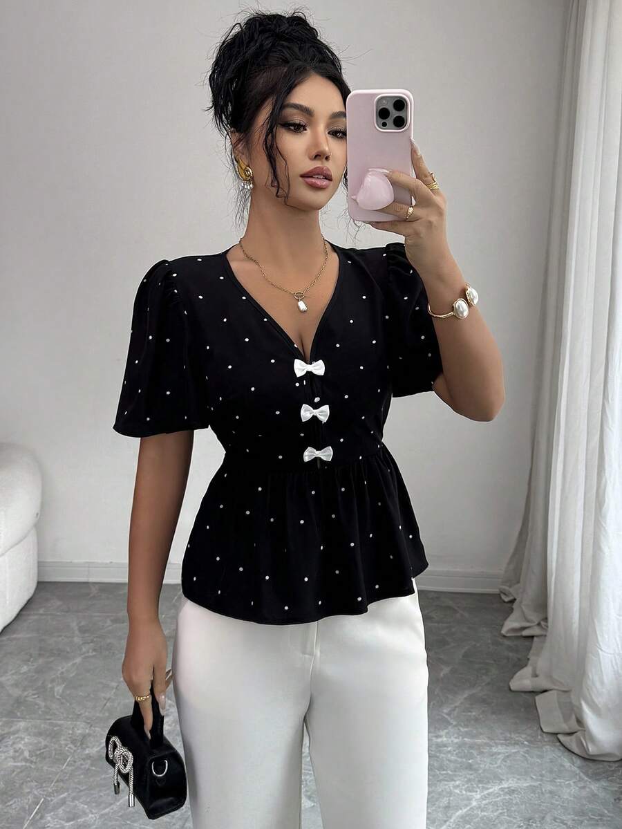 Elenzga Urban Chic 新款女士黑色波点V领蝴蝶结泡泡袖荷叶边下摆短款上衣，适合日常穿着、婚礼、晚宴、通勤、毕业派对、节日、假期、约会、聚会、万圣节、圣诞节、新年、感恩节、新娘装等场合。 - 黑色 - 查看 1