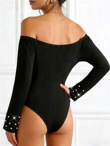 SHEIN Elenzya Mono de manga larga con hombros descubiertos, elegante, ajustado, con perlas en la cintura, sexy y maduro, mono negro para mujer de talla grande - Negro - Ver 2