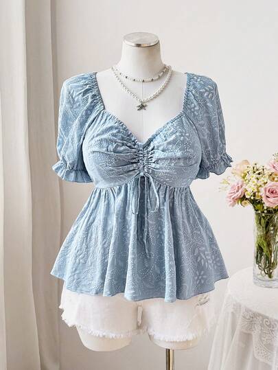 Sweetra 大码菱形领泡泡袖仿刺绣A字抽绳褶皱下摆短袖衬衫