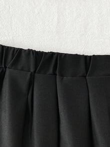 两件套女童T恤裙套装，学院风，圆领短袖上衣饰有3D蝴蝶结，搭配黑色百褶裙，甜美休闲的夏季装扮 - 杏色 - 查看 3