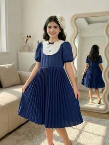 SHEIN Elegant Princess Style Tween Girl Dress, White Textured Fabric With Blue Contrast, Classic Academic Design, Pearl Bow Decor Collar, Puff Short Sleeve Waisted Pleated Midi Dress - Navy Blue - View 3