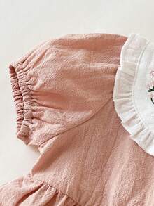 SHEIN 女婴优雅粉色花卉刺绣蝴蝶结领泡泡袖露背连衣裙，适合夏季外出、拍照、日常穿着和上学穿着。 - 藕粉色 - 查看 7