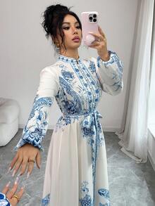 SHEIN Elenzya 女士春夏新款数码印花立领单排扣长袖弹力袖口弹力腰身褶皱连衣裙，优雅波西米亚风，适合日常休闲穿着 - 藍色 - 查看 6