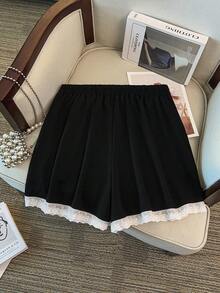 GlowEve CURVE Short casual d'été grande taille avec bordure en dentelle de couleur contrastée - Noir - Voir 2
