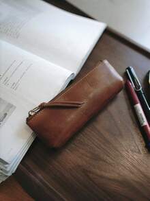 1个复古简约风格软皮铅笔盒，可用作玩具或化妆品收纳袋或文具收纳盒。 - 彩色 - 查看 4