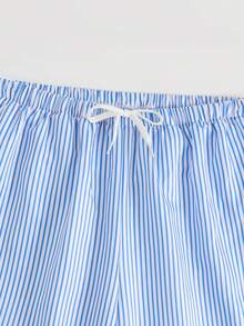 SHEIN 1件青少年男童简约条纹梭织面料短裤，款式简洁，连体泳衣，时尚设计，适合海滩、游泳、度假、夏季穿着。男士泳裤，条纹泳裤，抽绳泳裤，条纹泳装，男士条纹泳裤，蓝白条纹泳裤，带内衬泳裤，抽绳泳裤，条纹泳裤，条纹短裤，男士泳装 - 藍白色 - 查看 8